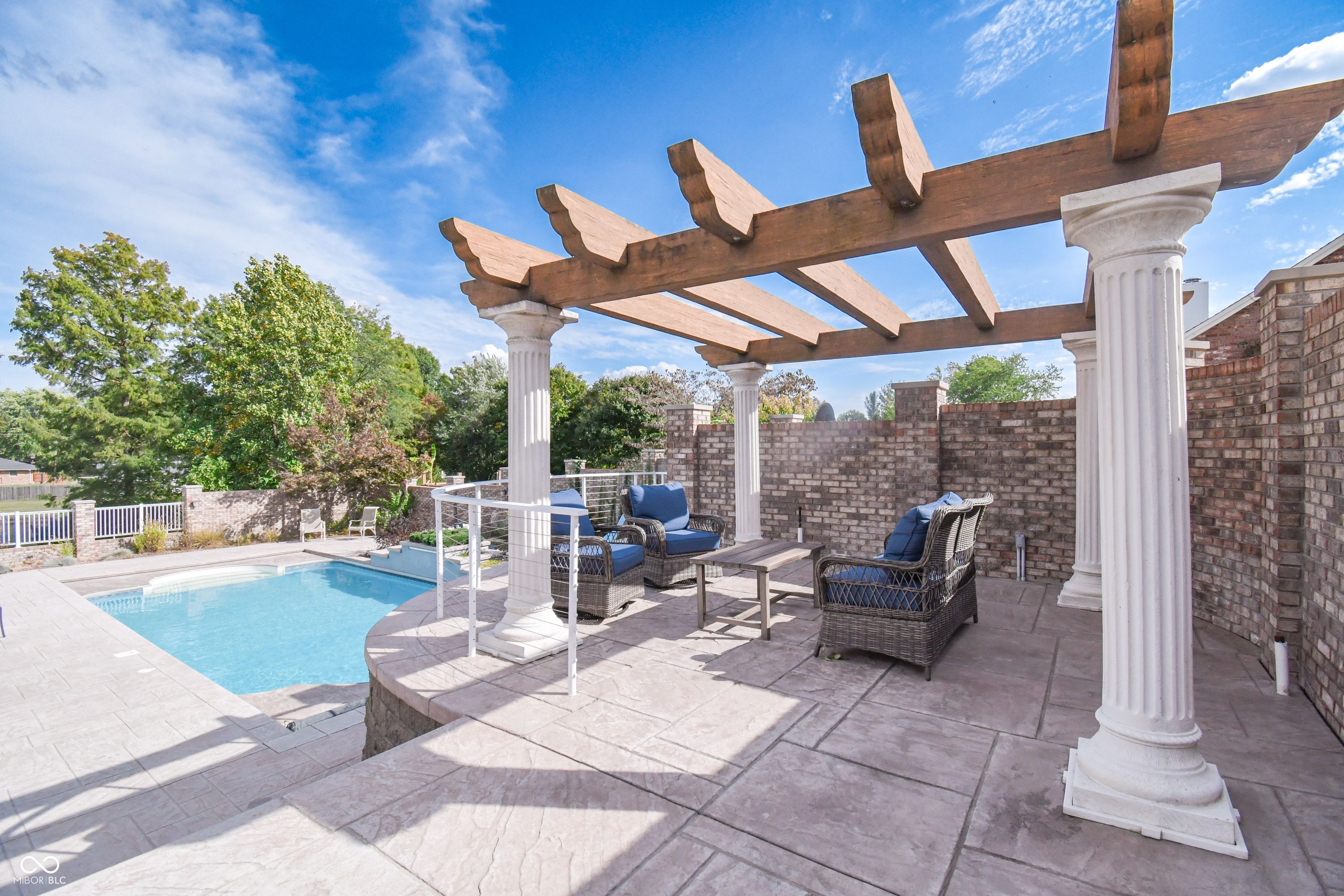 Seymour, Indiana 47274, United States, 5 Bedrooms Bedrooms, ,5 BathroomsBathrooms,Residential,Pending,22376