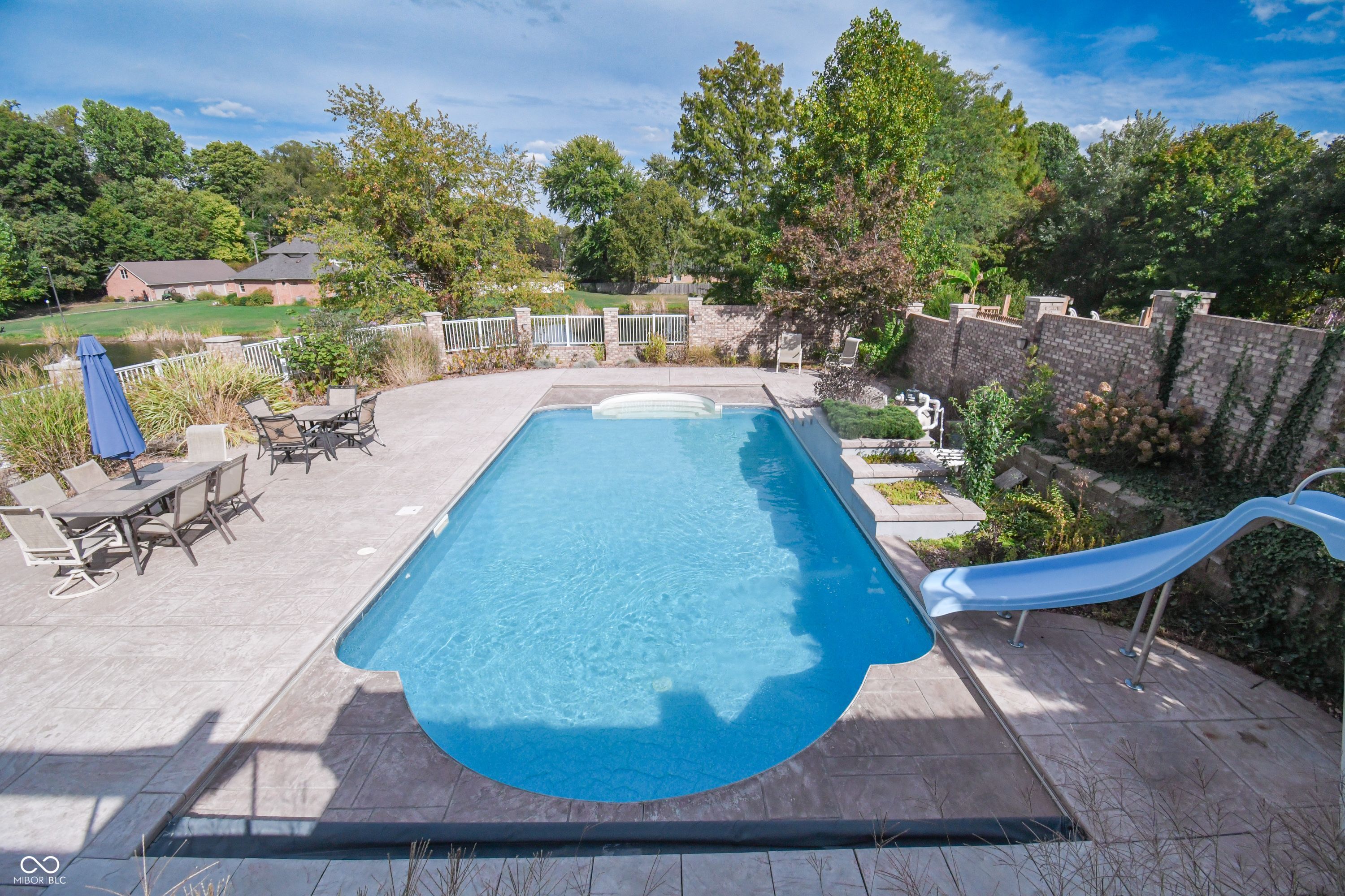 Seymour, Indiana 47274, United States, 5 Bedrooms Bedrooms, ,5 BathroomsBathrooms,Residential,Pending,22376