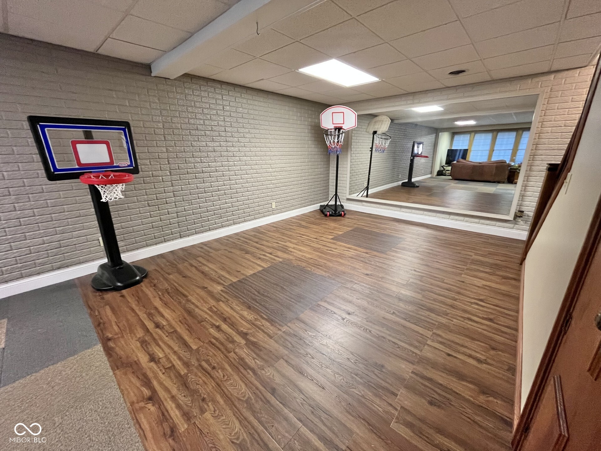 Seymour, Indiana 47274, United States, 5 Bedrooms Bedrooms, ,5 BathroomsBathrooms,Residential,Pending,22376