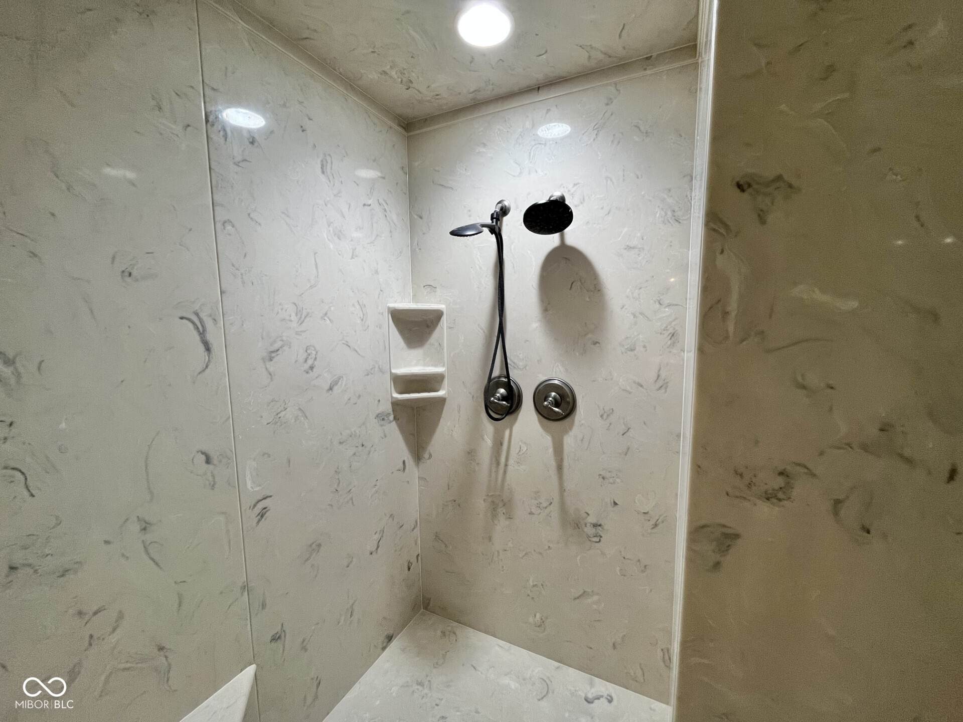 Seymour, Indiana 47274, United States, 5 Bedrooms Bedrooms, ,5 BathroomsBathrooms,Residential,Pending,22376