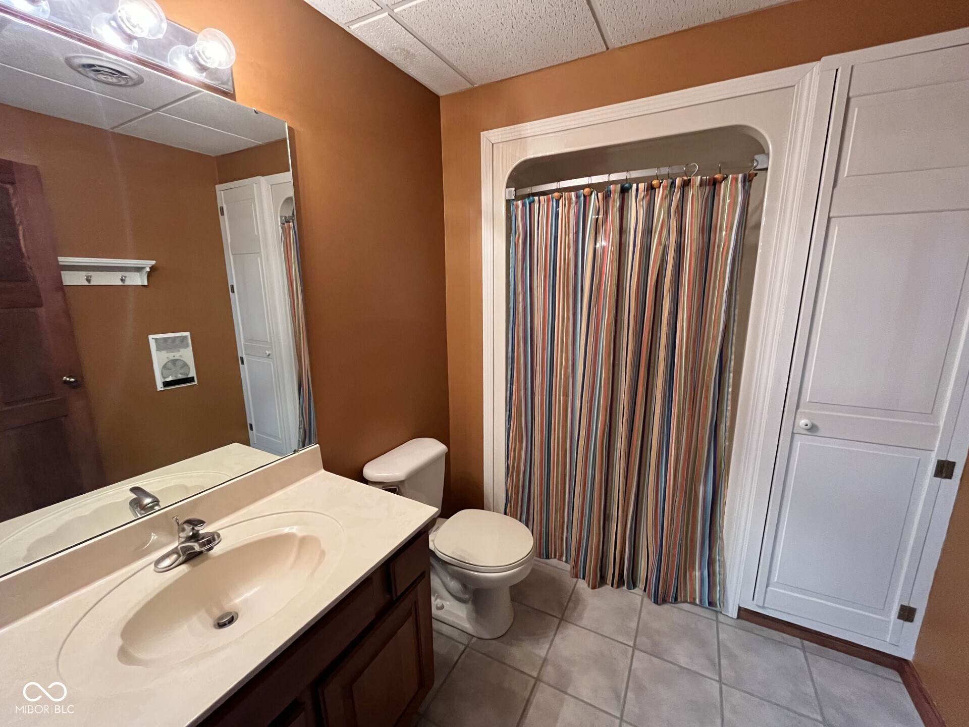 Seymour, Indiana 47274, United States, 5 Bedrooms Bedrooms, ,5 BathroomsBathrooms,Residential,Pending,22376