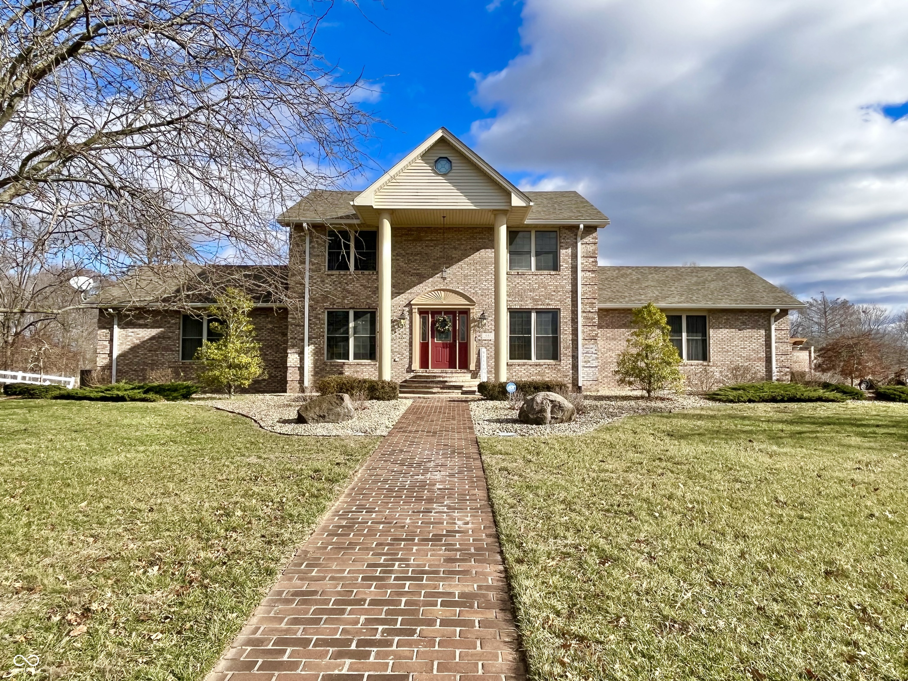 Seymour, Indiana 47274, United States, 5 Bedrooms Bedrooms, ,5 BathroomsBathrooms,Residential,Pending,22376