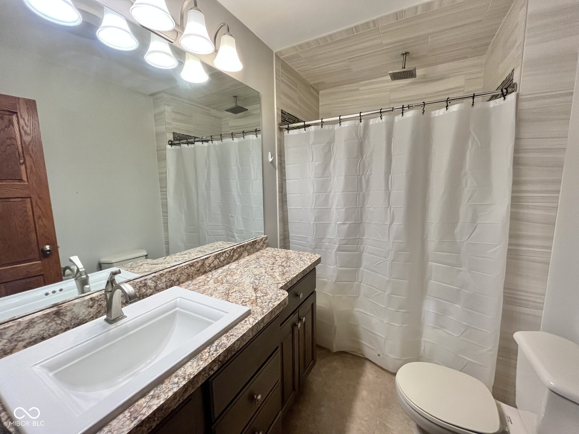 Seymour, Indiana 47274, United States, 5 Bedrooms Bedrooms, ,5 BathroomsBathrooms,Residential,Pending,22376