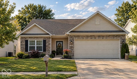 Photo of 1650 Bridgecreek Crossing, Greenwood, IN 46143 (MLS # 22105035)