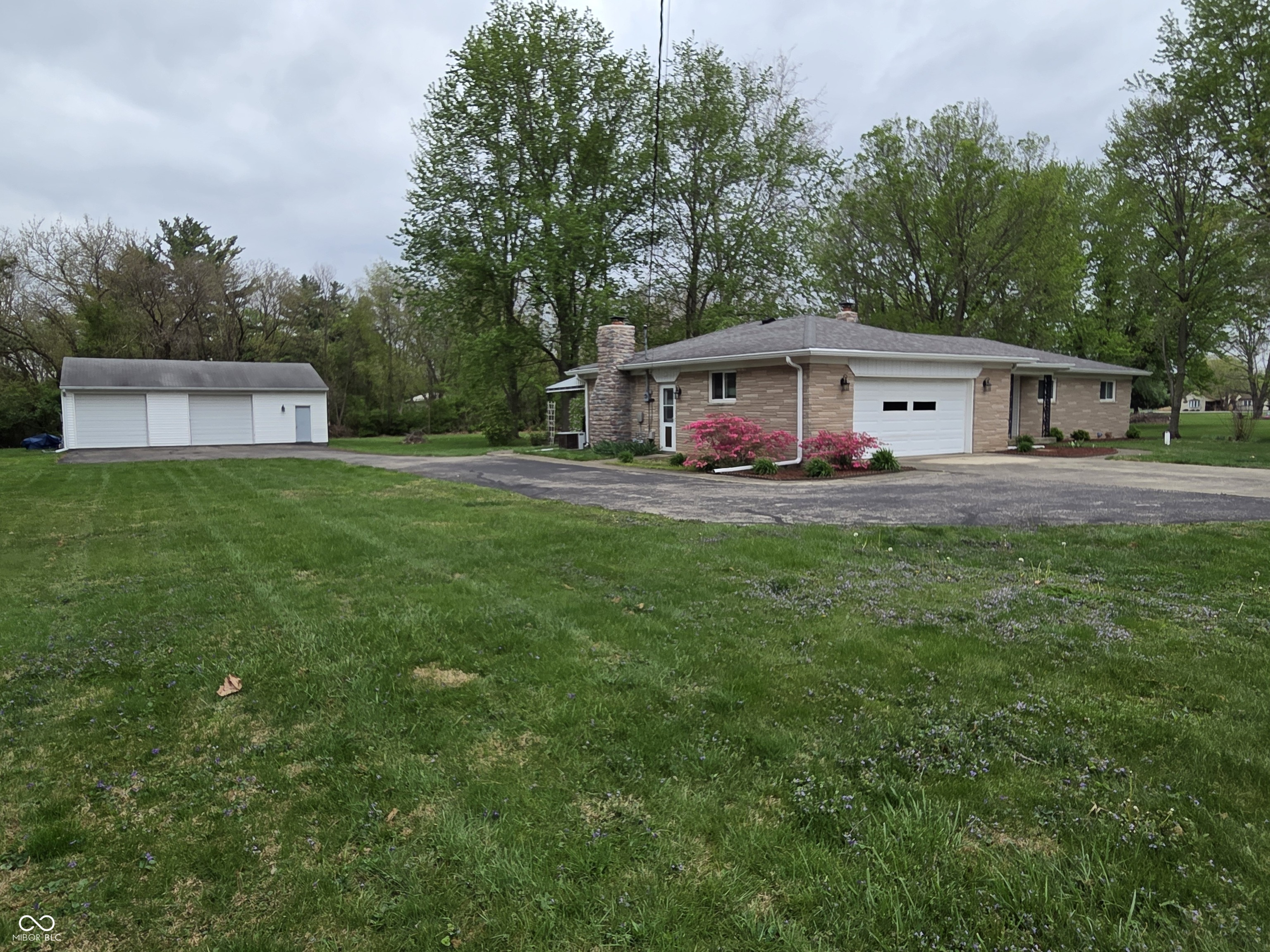2104 W Orchard Drive