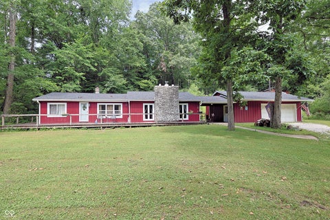 Photo of 6660 N Railroad Road, Morgantown, IN 46160 (MLS # 22112994)