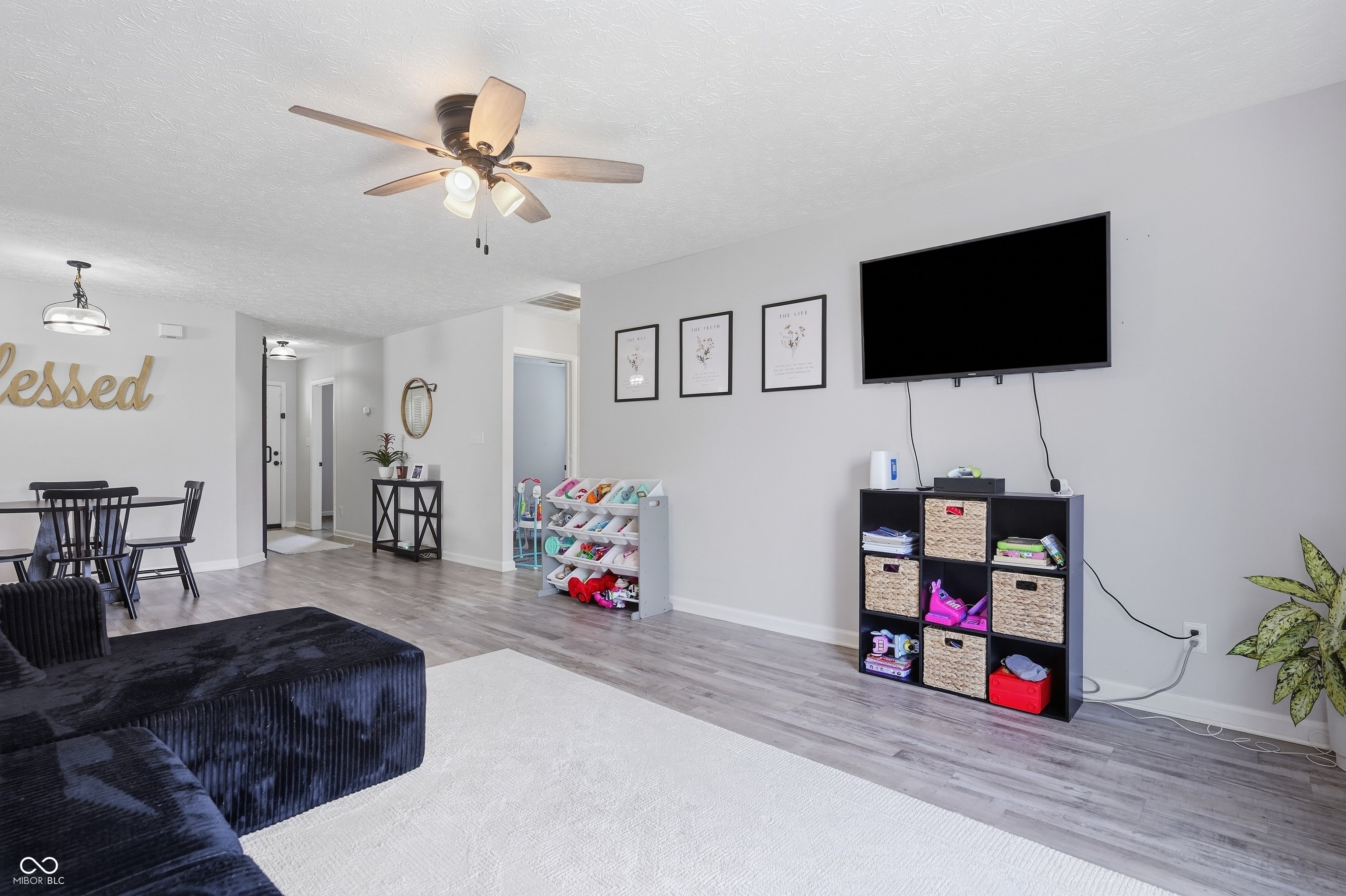 5976 Marco Street