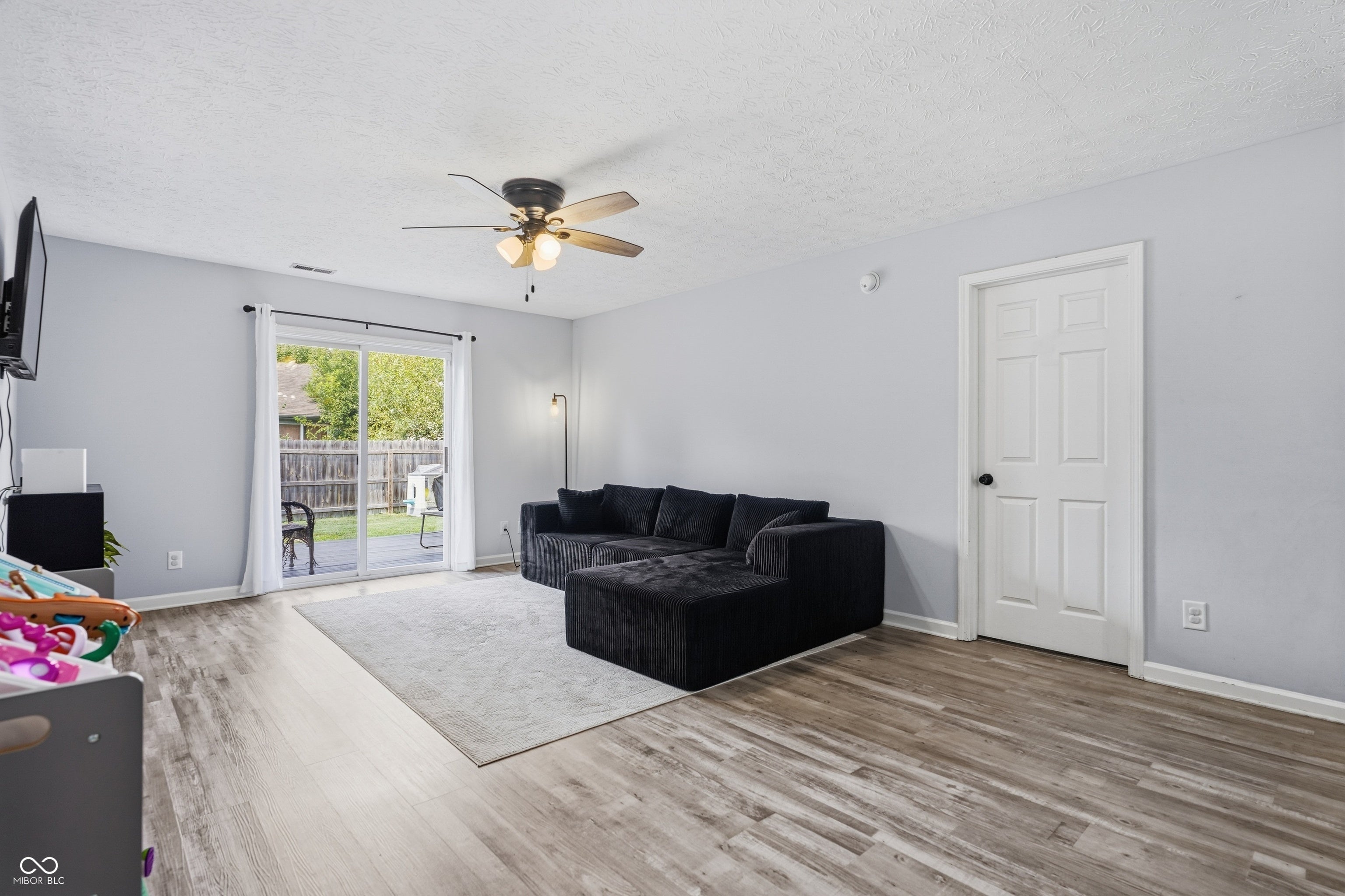 5976 Marco Street