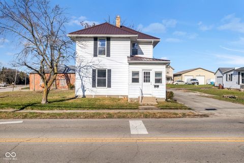 Photo of 1608 Indiana Avenue, New Castle, IN 47362 (MLS # 22075988)
