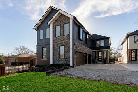 Photo of 429 W 86th Street, Indianapolis, IN 46260 (MLS # 22100354)