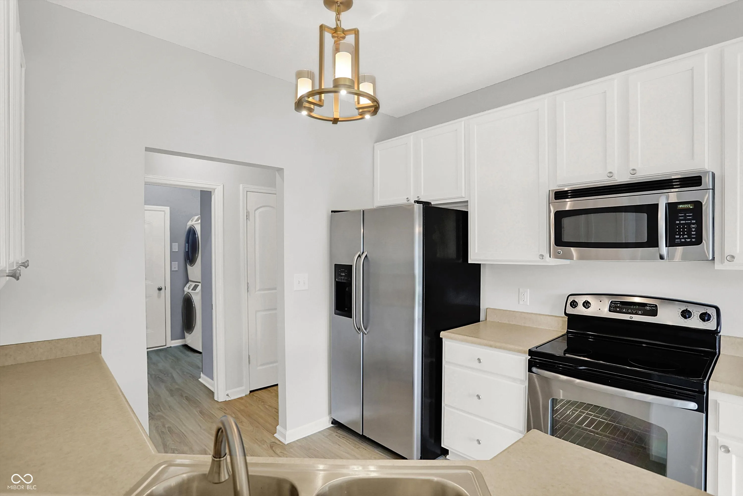 McCordsville, Indiana 46055, United States, 3 Bedrooms Bedrooms, ,2 BathroomsBathrooms,Residential,Pending,42024