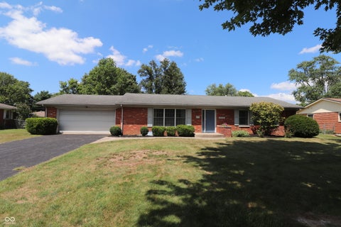 Photo of 2130 Dale Court, Columbus, IN 47203 (MLS # 22118432)