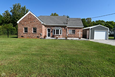 Photo of 1196 E County Road 500 N, Danville, IN 46122 (MLS # 22121582)