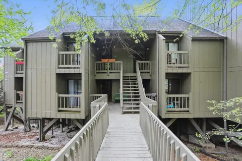 9404 S Lake Ridge Drive, Bloomington, IN 47401 - MLS#: 22036144