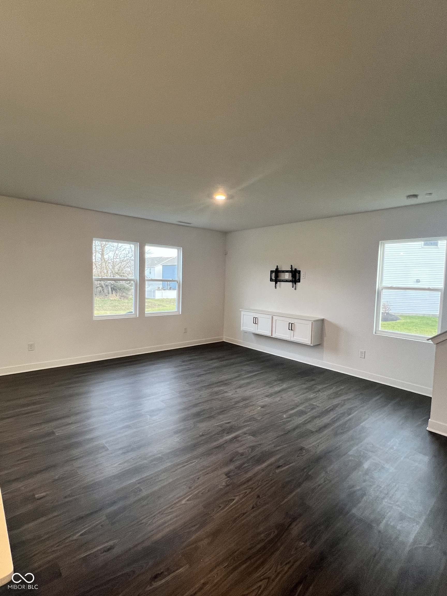 989 Kensington Drive