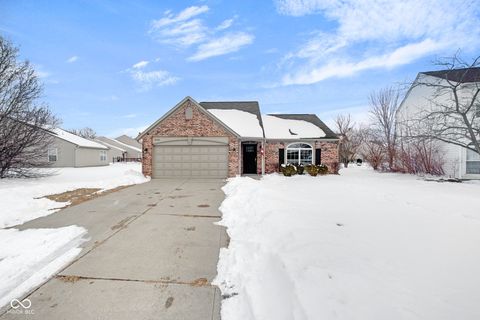 Photo of 6318 Pickwick Court, Zionsville, IN 46077 (MLS # 22083919)