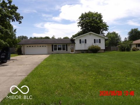Photo of 7381 W Sacramento Drive, Greenfield, IN 46140 (MLS # 22105143)