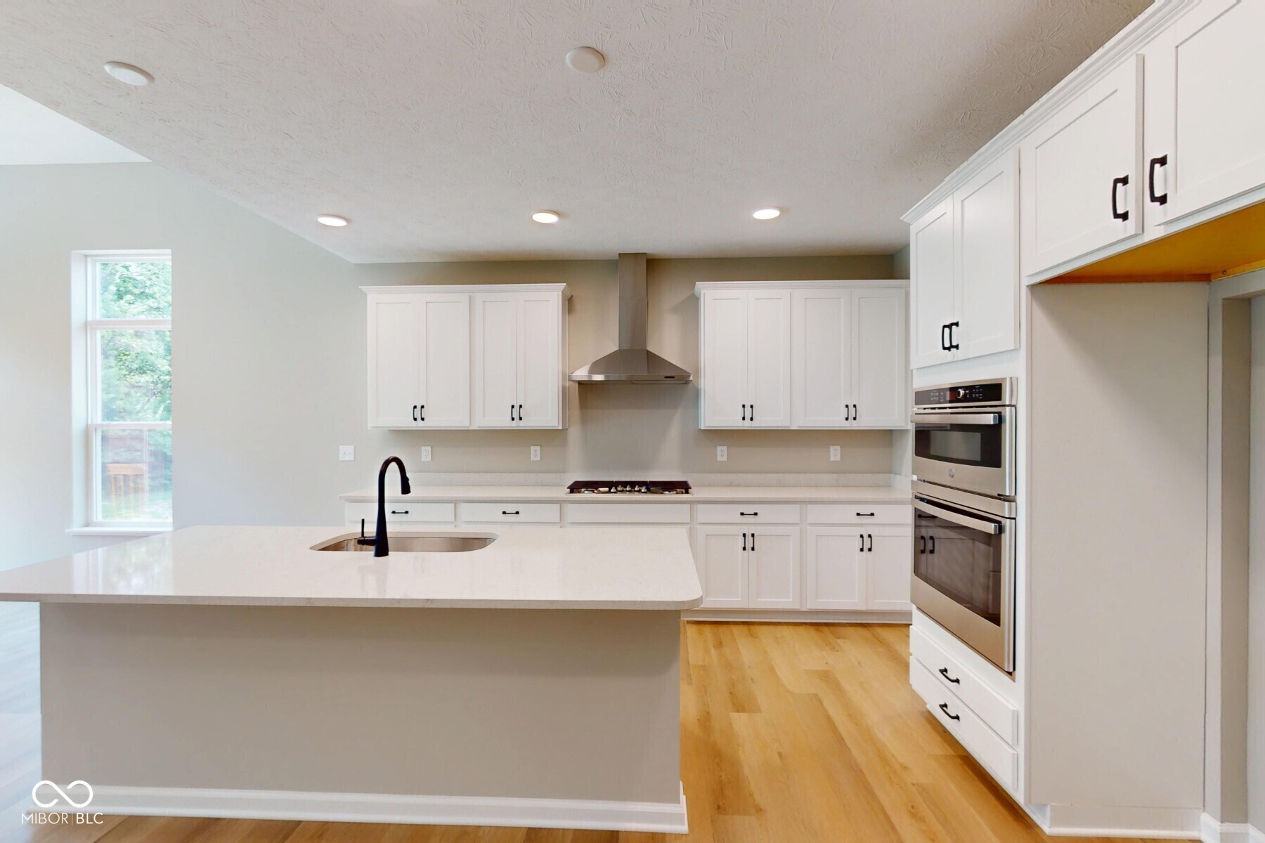 4075 Persian Street