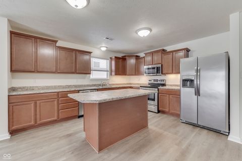 Photo of 2716 Autumn Road, Indianapolis, IN 46229 (MLS # 22075707)