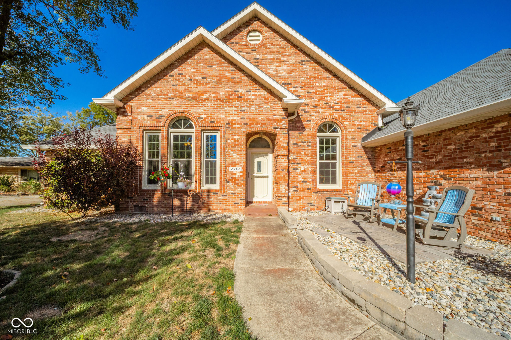 2712 Little John Street