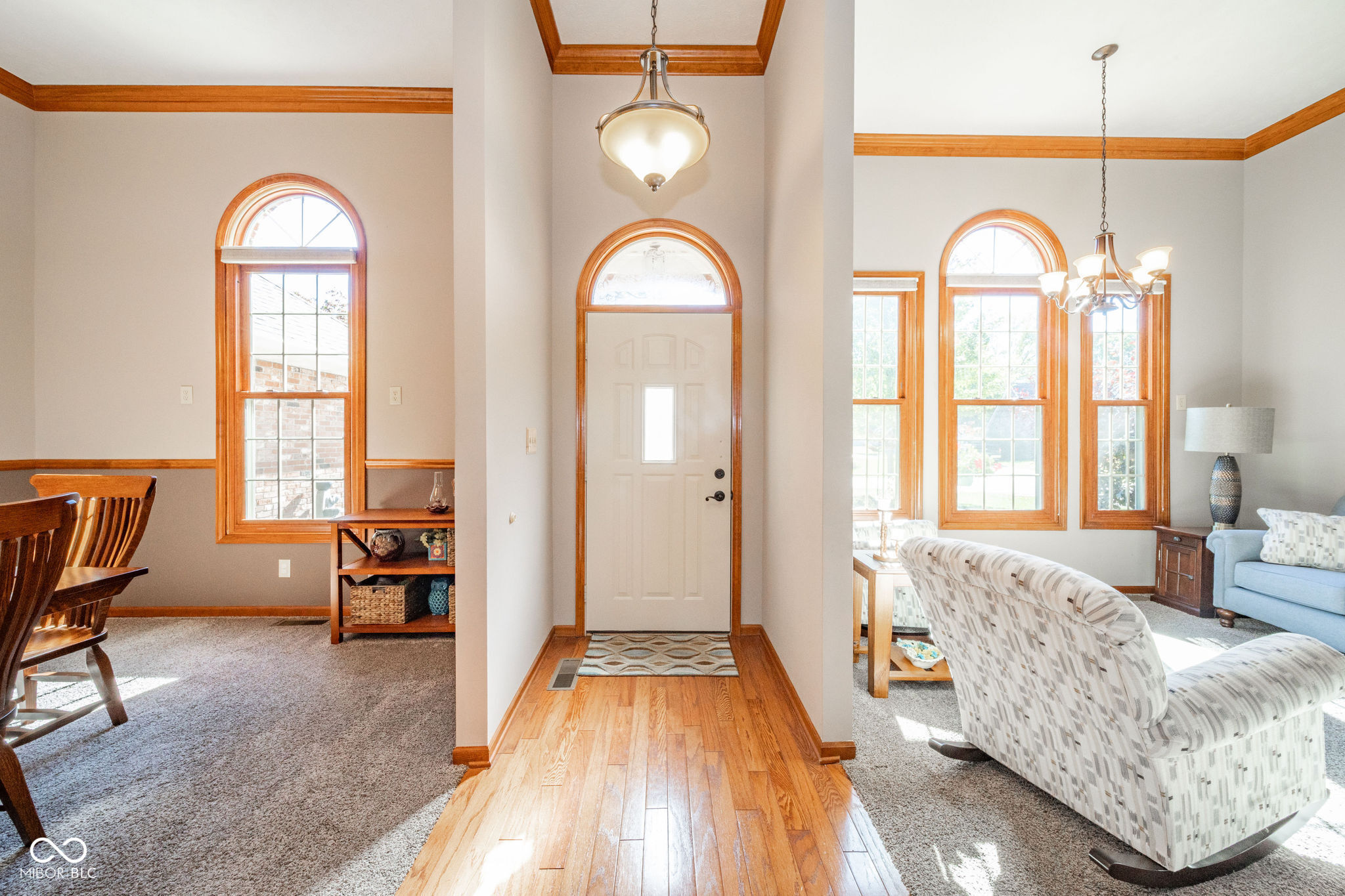 2712 Little John Street