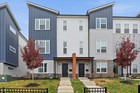 Photo of 312 Steeples Boulevard, Indianapolis, IN 46222 (MLS # 22073924)