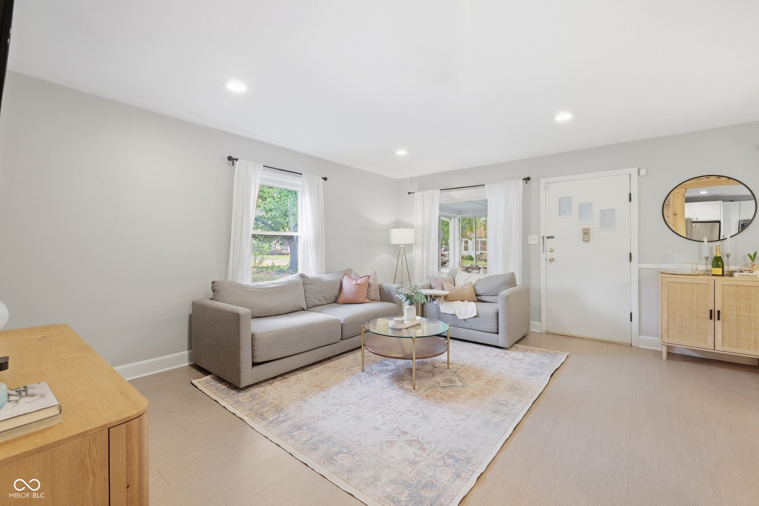 5854 Rosslyn Avenue
