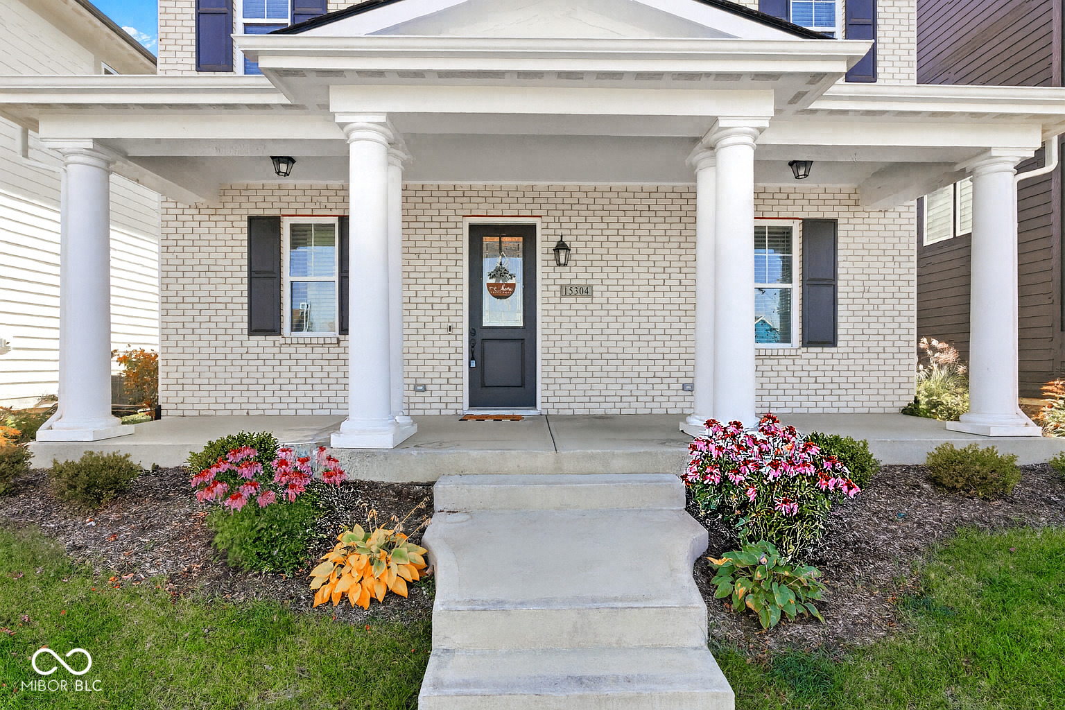 15304 Fairlands Drive