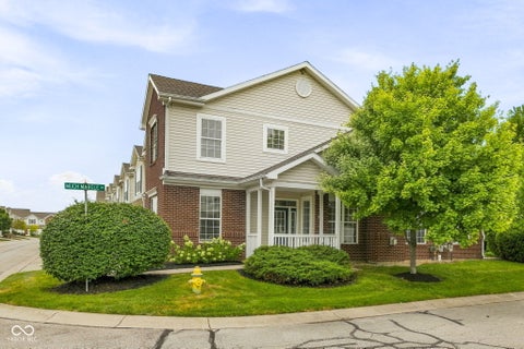 Photo of 10968 Lemongrass Drive, Zionsville, IN 46077 (MLS # 22119998)