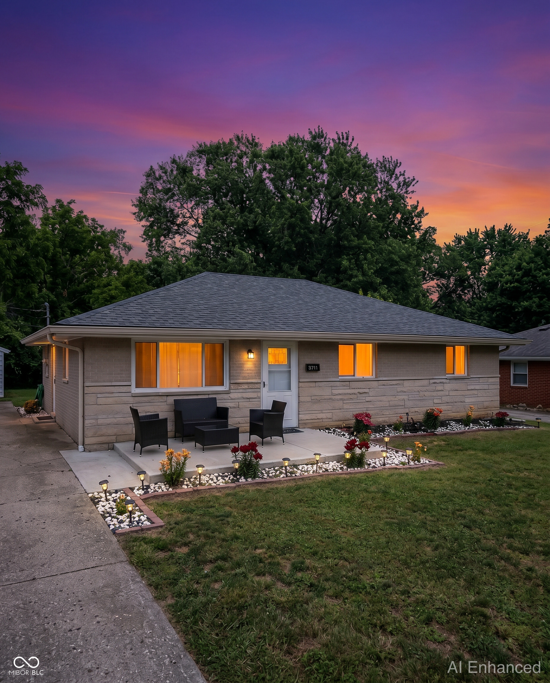 Photo 1 of 13 — 521 S 4th Avenue, Beech Grove, IN 46107