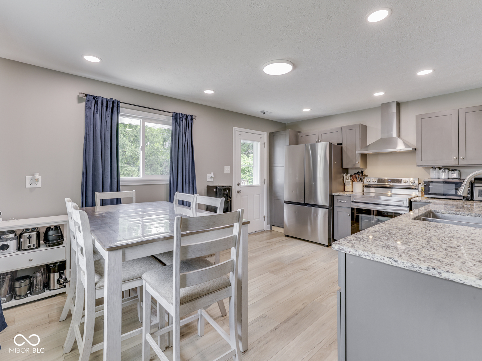 521 S 4th Avenue