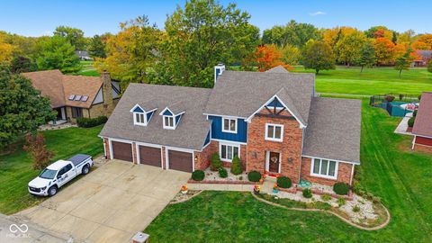 Photo of 636 La Placita Street, Greenwood, IN 46143 (MLS # 22070072)