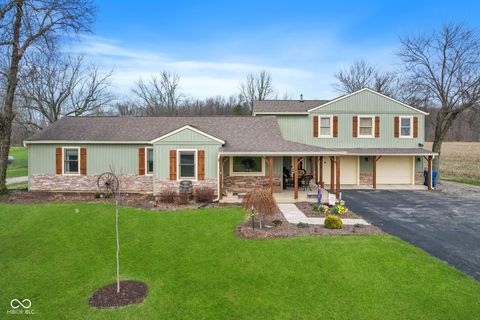 Photo of 7236 E Rocklane Road, Needham, IN 46162 (MLS # 22090630)