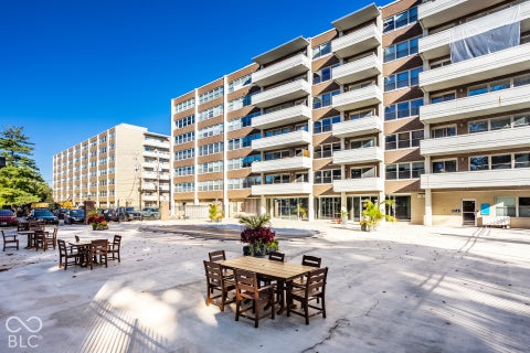 Photo of 25 E 40th Street #5A, Indianapolis, IN 46205 (MLS # 22128533)