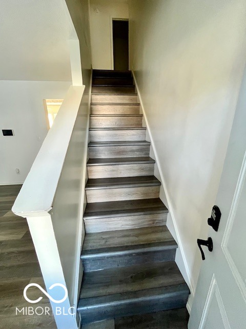 5643 Imperial Woods Circle