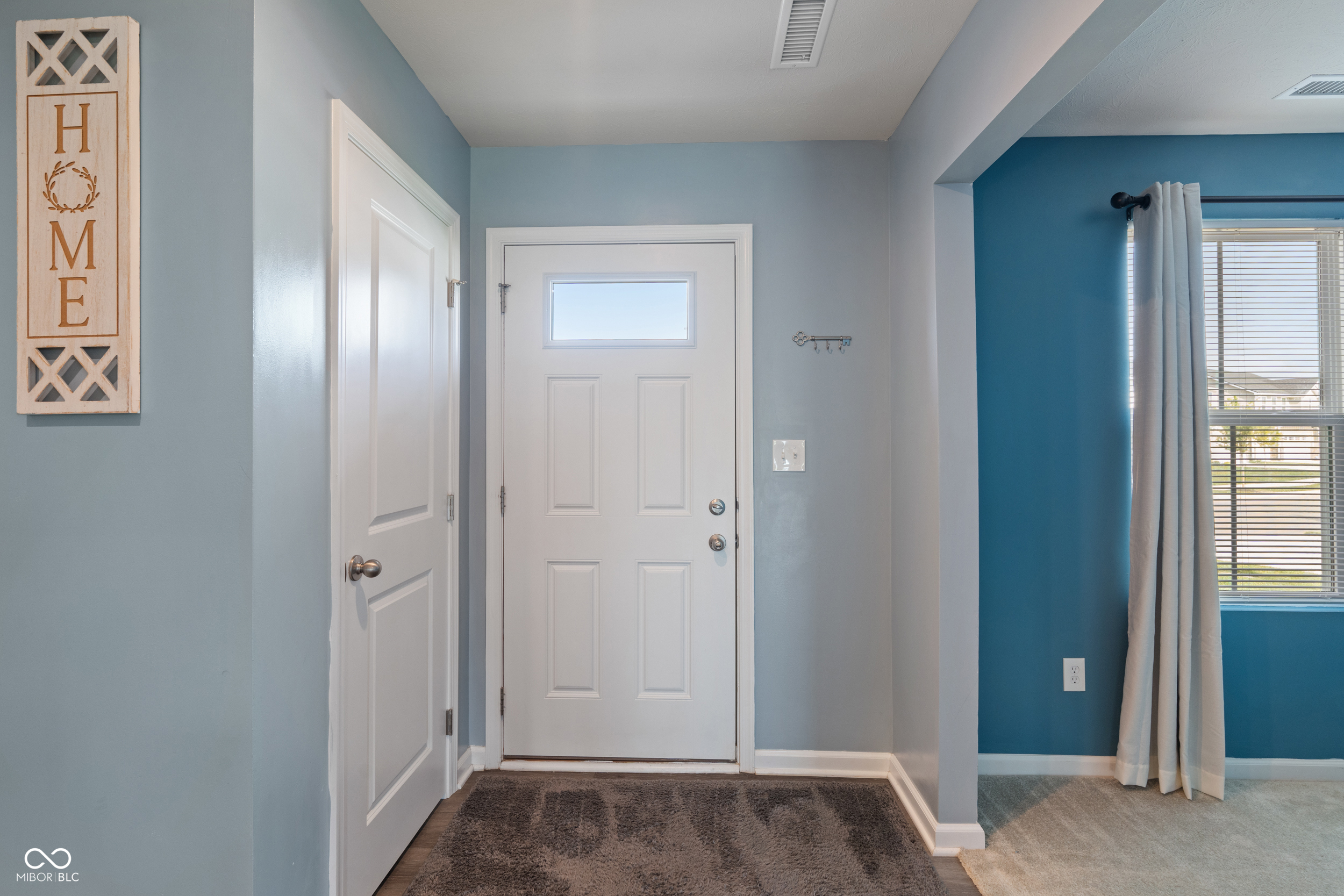 2098 Holiday Crk Drive