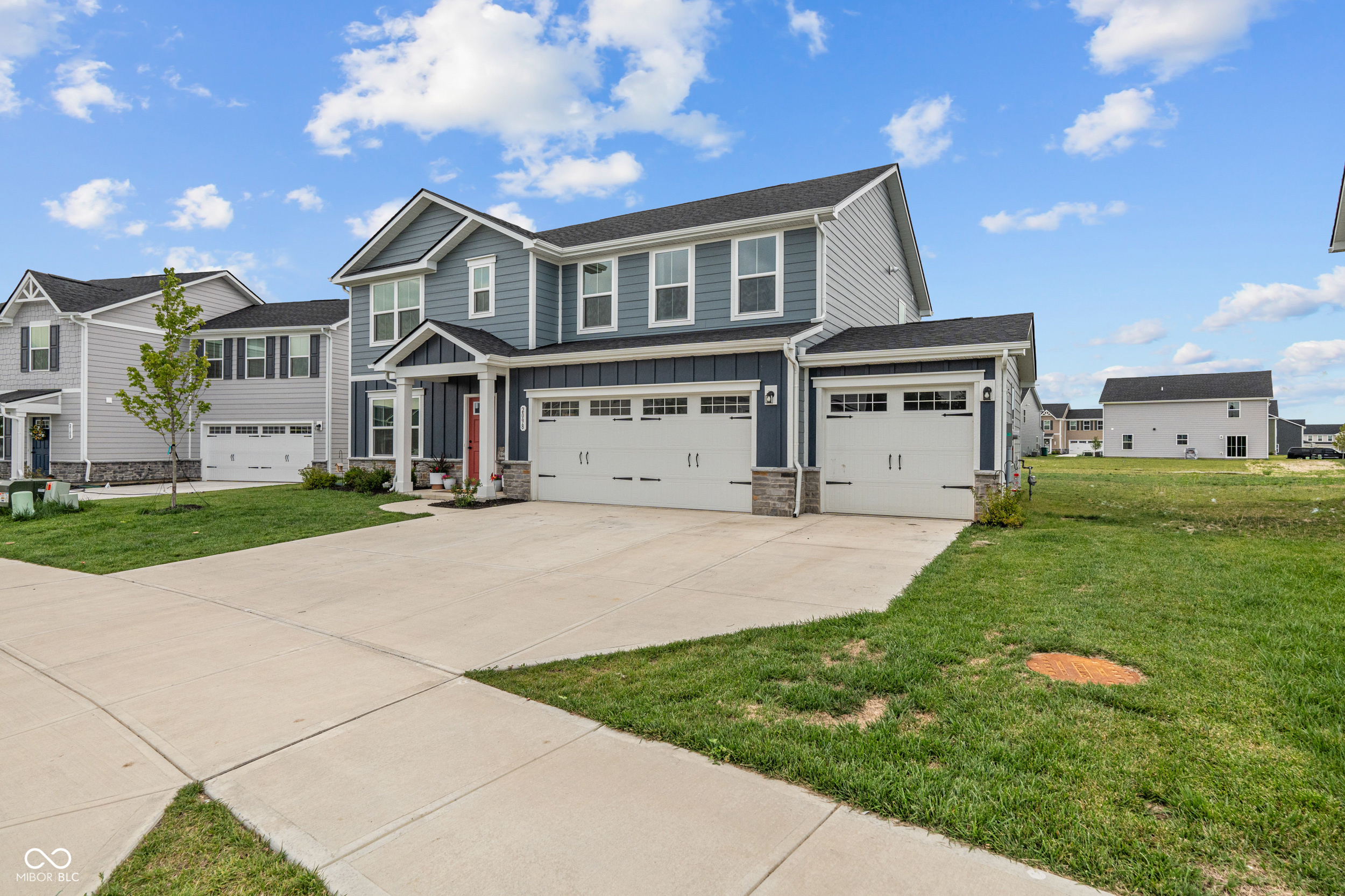 2098 Holiday Crk Drive