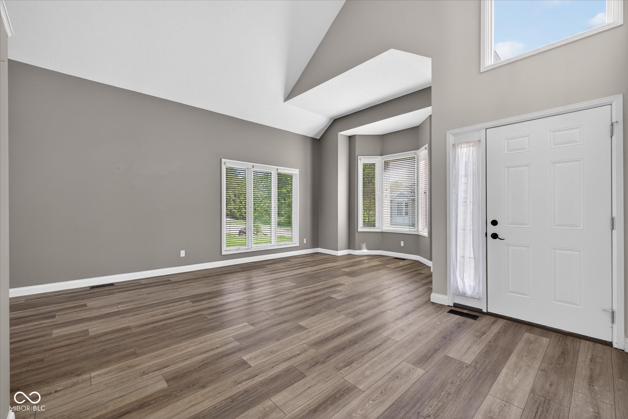 9103 Front 9 Drive