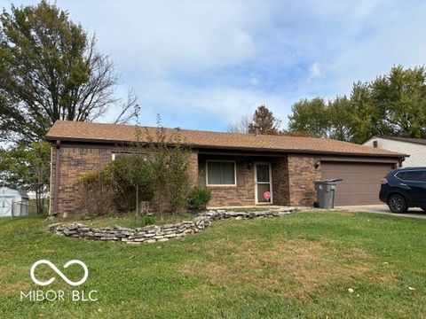 Photo of 6820 Troon Way, Indianapolis, IN 46237 (MLS # 22068284)