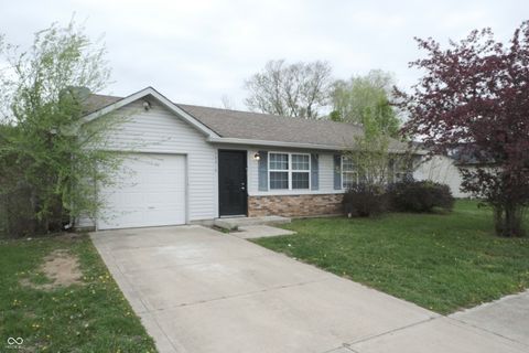 Photo of 10210 Lone Wolf Drive, Indianapolis, IN 46235 (MLS # 22094784)
