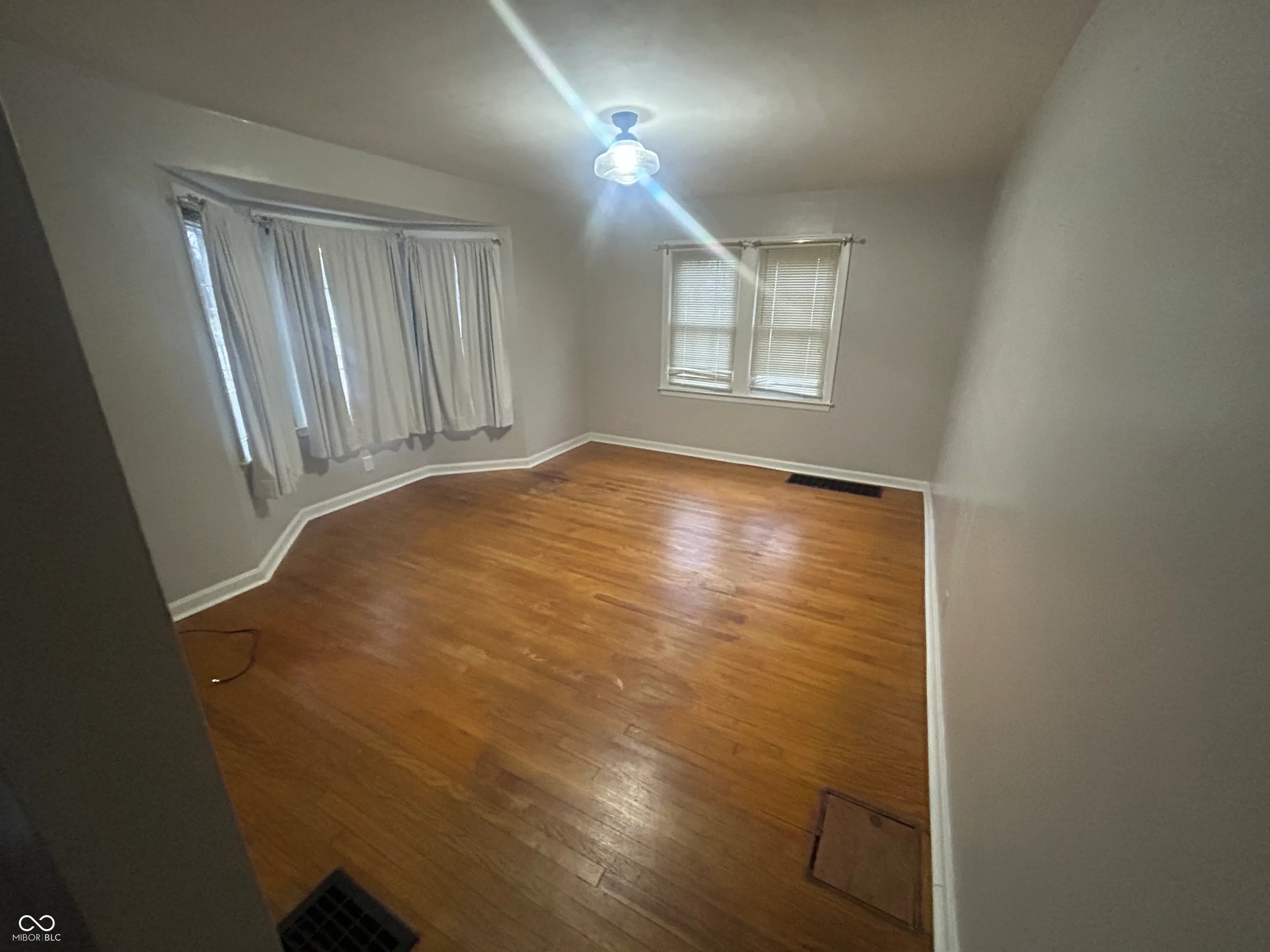 Anderson, Indiana 46012, United States, 2 Bedrooms Bedrooms, ,1 BathroomBathrooms,Residential,Active,254609