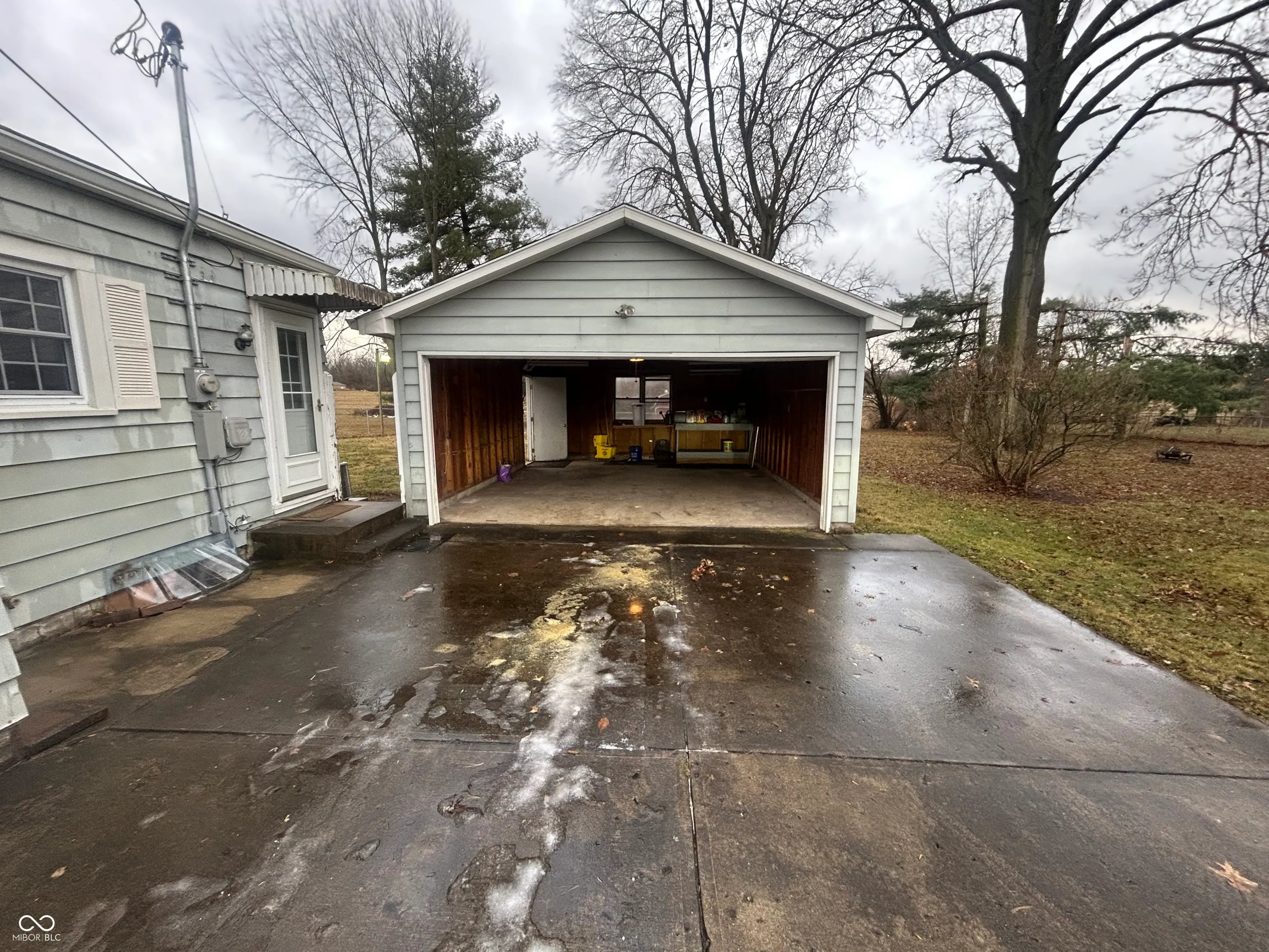 Anderson, Indiana 46012, United States, 2 Bedrooms Bedrooms, ,1 BathroomBathrooms,Residential,Active,254609