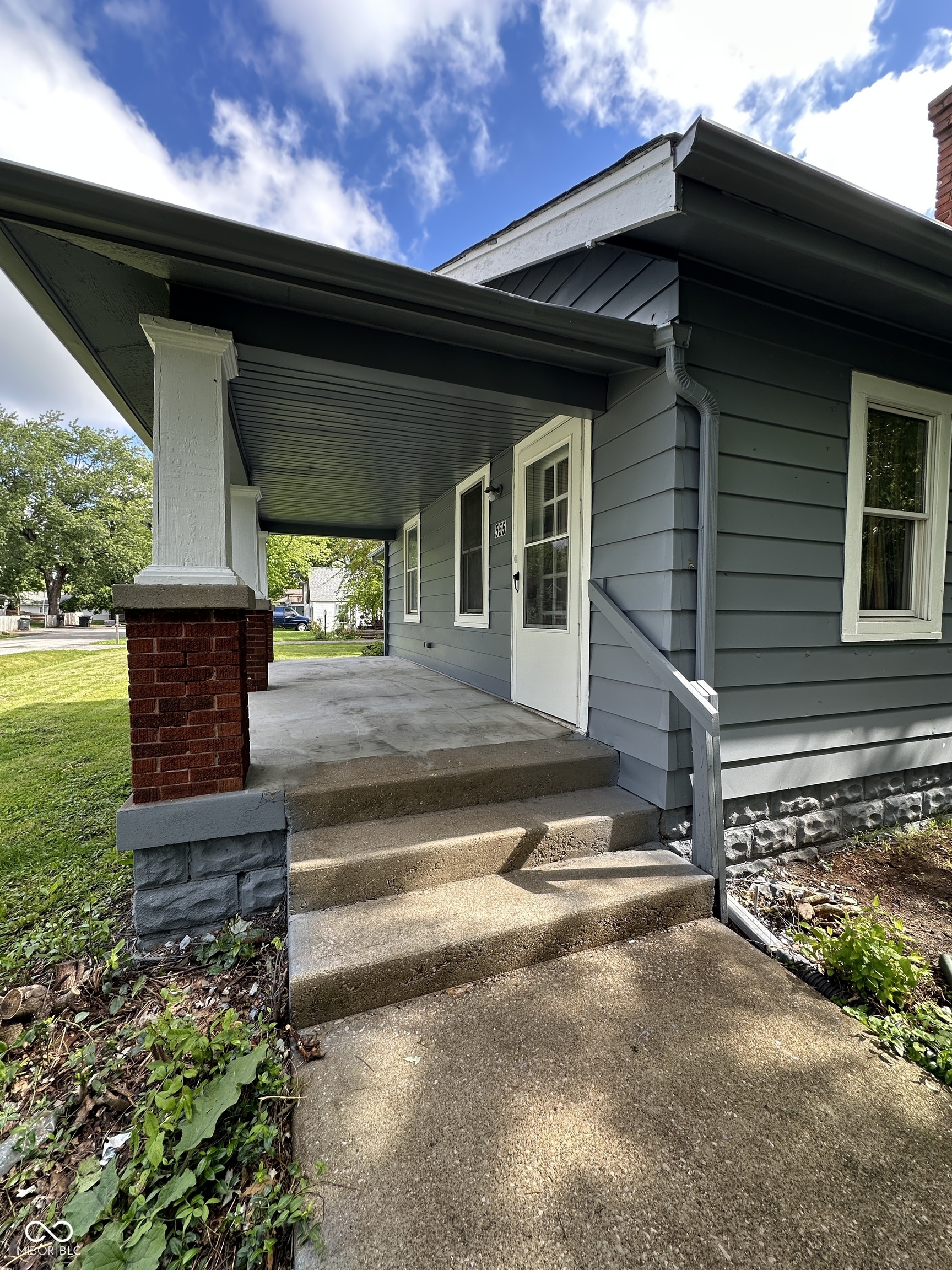 555 Woodrow Avenue