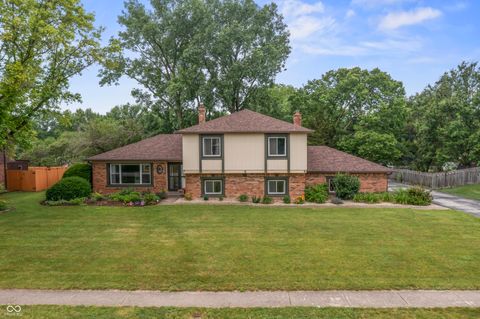 Photo of 1214 Sherwood Drive, Greenfield, IN 46140 (MLS # 22106920)