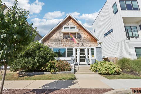 Photo of 2606 N Delaware Street, Indianapolis, IN 46205 (MLS # 22088114)