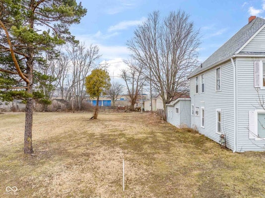 1318 E KIRBY AVE, MUNCIE, IN 47302 - Image 7749fa54af0ef64f495b40e2fd29afbf/2447422301