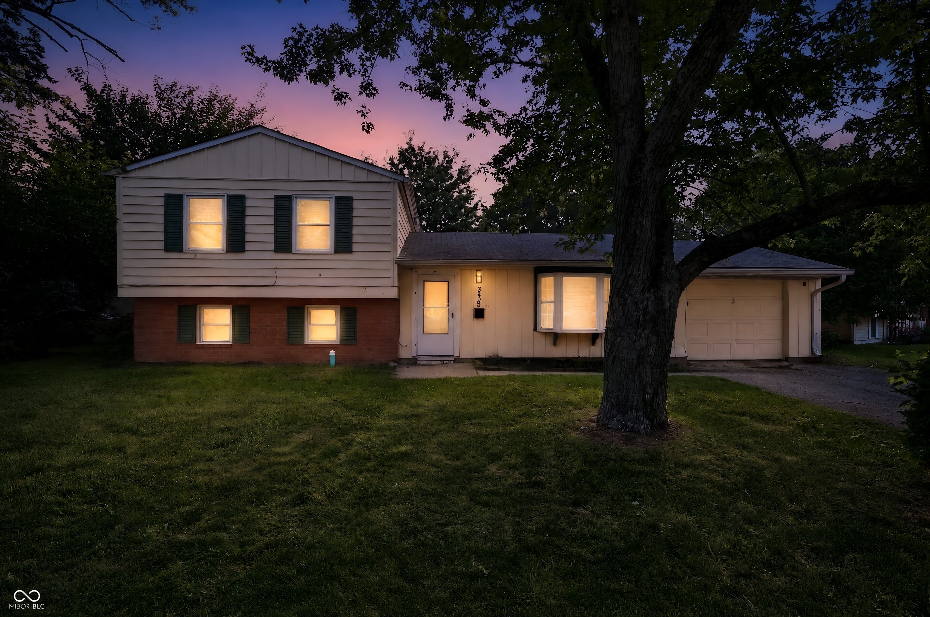 3439 N Galeston Avenue