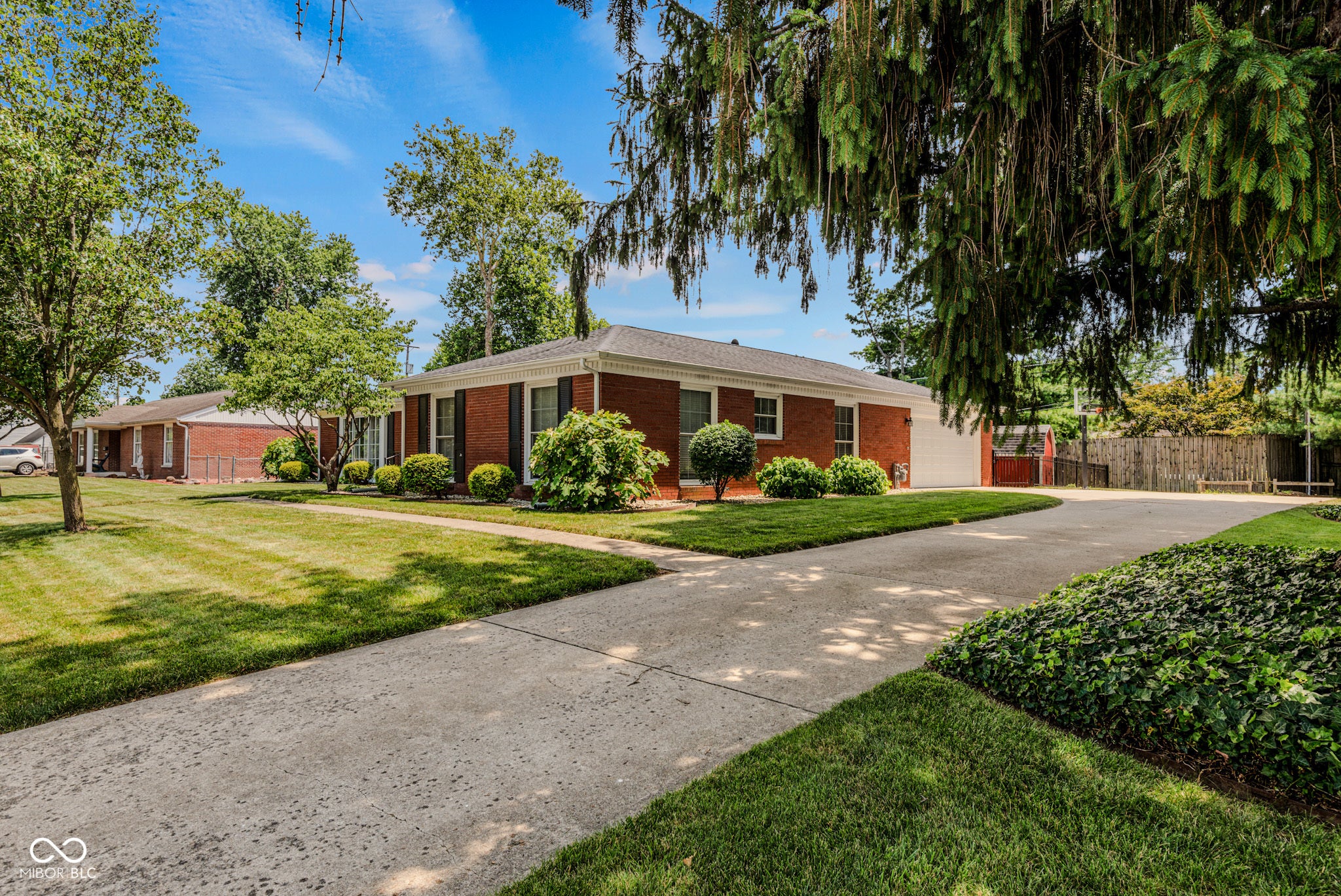 1511 Crescent Drive
