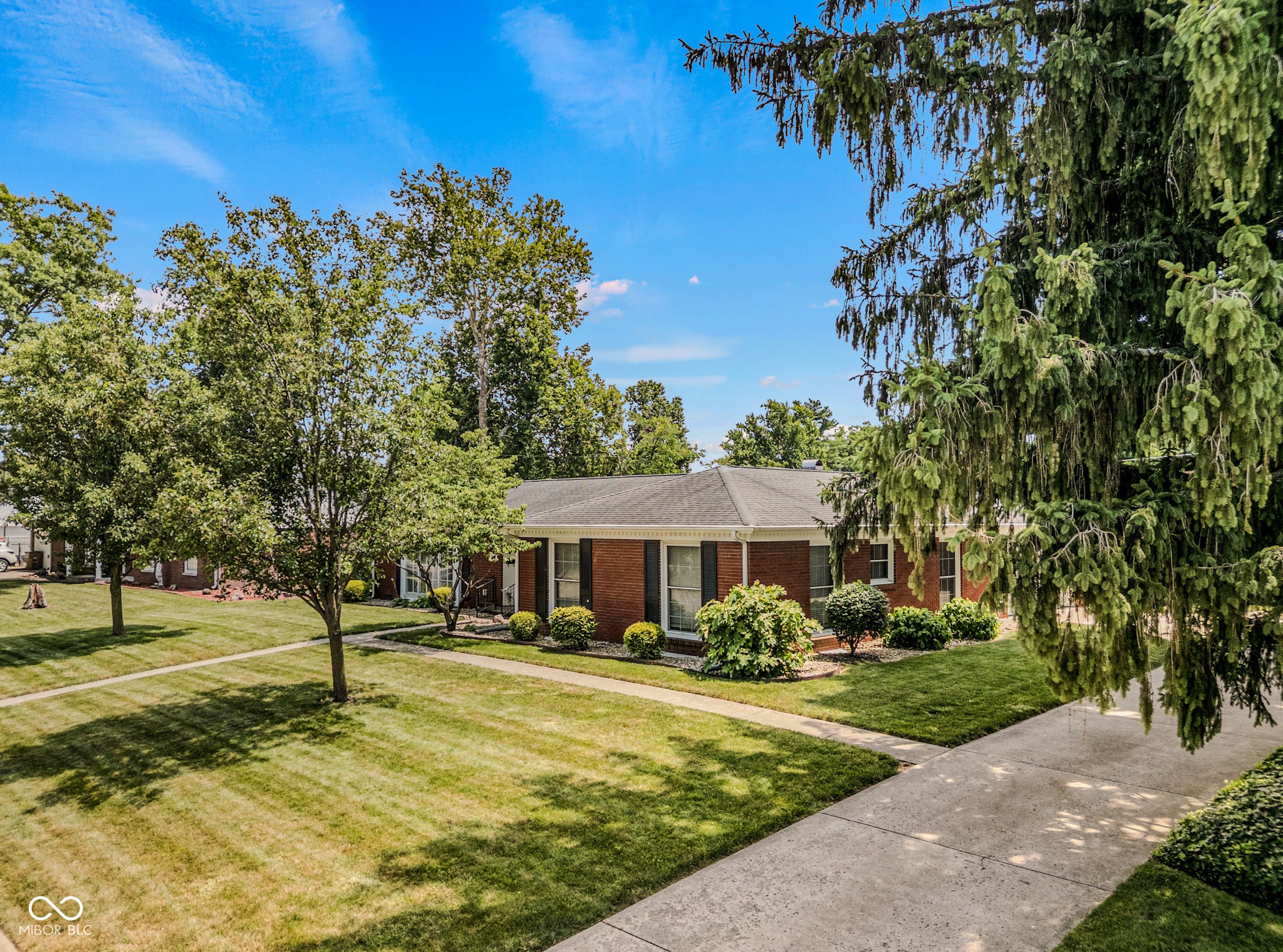 1511 Crescent Drive