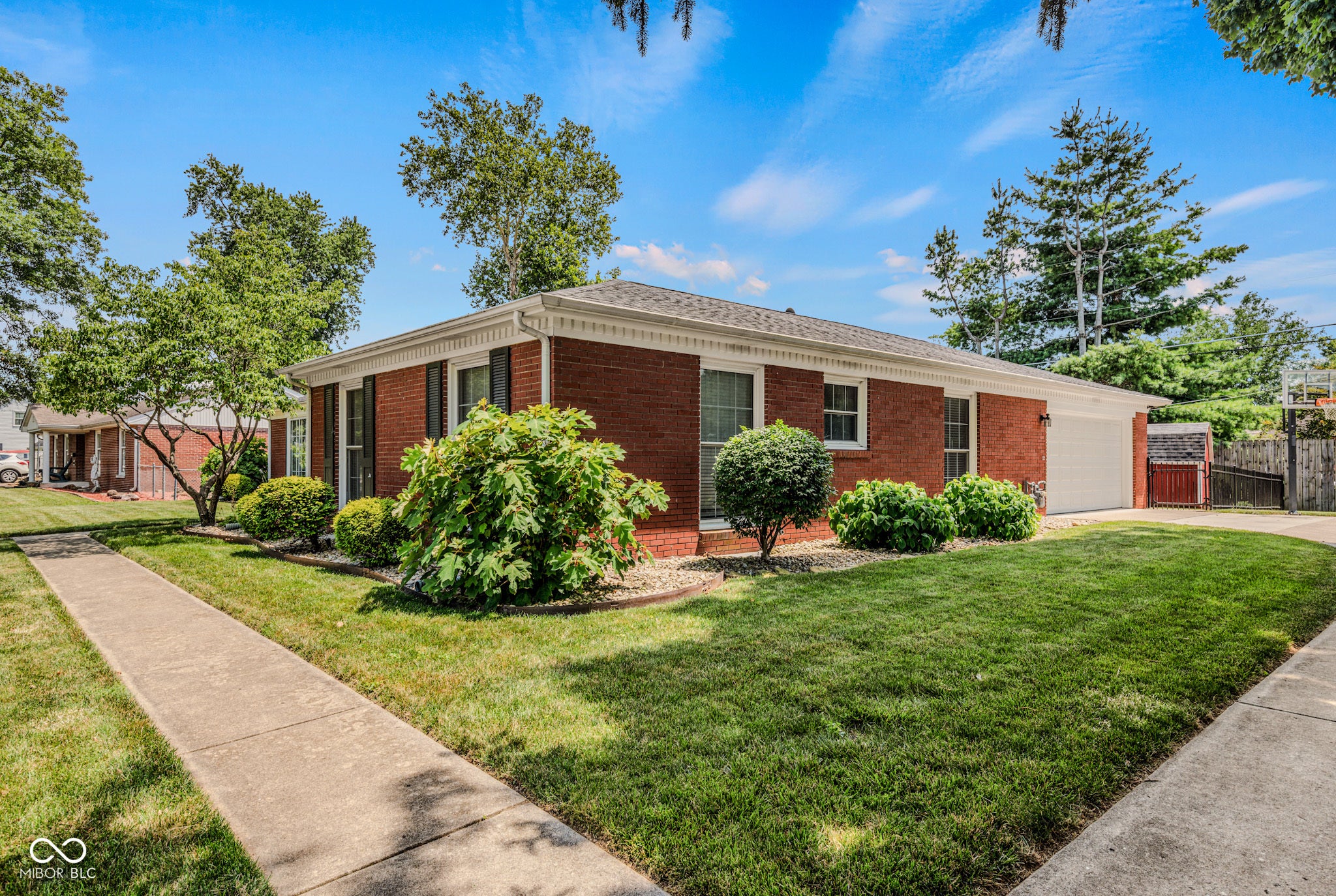 1511 Crescent Drive